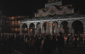 хиляди вярващи събраха рилския манастир възкресение христово