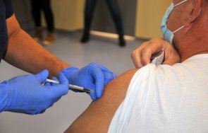 бургас мина границата хил ваксини ръст имунизацията астразенека празниците