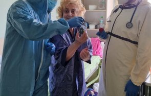 неповторимият позививен дух латинка петрова радва лекарите софиямед великден снимки