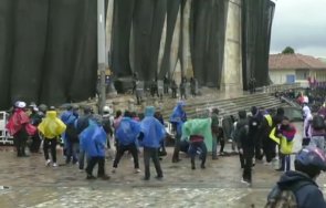 протестиращи богота опитаха нахлуят сградата конгреса колумбия видео