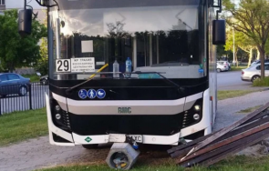 последните минути шофьор автобус получи инсулт връхлетя парк деца