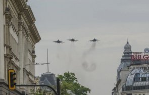 вертолети самолети небето софия празнично