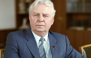 почина дясната ръка горбачов егор лигачов
