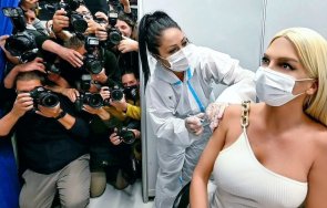 лудост сръбски фотографи станаха кълбета заради ваксината йелена карлеуша снимки