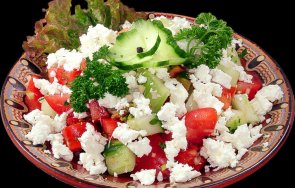 шопската салата става солена