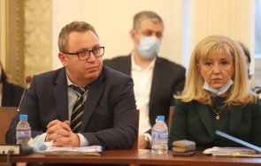 комисията манолова изслушва петя аврамова