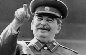 родния град сталин поискаха връщане паметника