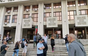 яйца димки участниците бургас прайд изгориха знаме лгбт общността