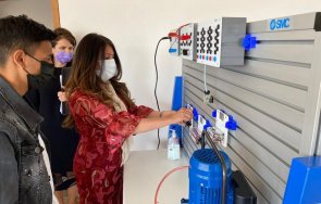 американският посланик пловдивски ученик свързаха кабели обучителния център тракия икономическа зона снимки