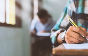 000 абитуриенти писаха йовков песента колелетата