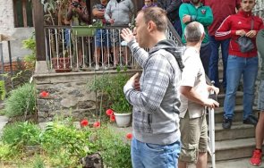 пловдивски квартал бунт църквата жътвари примамвали деца бонбони ягоди