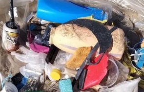 гнусно боклуци зариха плажовете италия