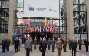 началникът отбраната участва пролетните сесии нато снимки