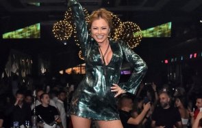 камелия цъфна предизвикателно облекло пловдивска дискотека снимки