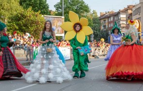 габрово започна карнавалът хумора сатирата