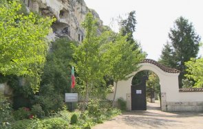 природозащитници почистиха басарбовския манастир русе