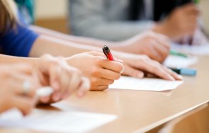 мон искат учебната година приключи спокойно