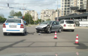 две коли помляха заради умните светофари пловдив