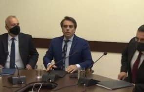 министърът финансите асен василев приходите разходите бюджета вървят план нап отписала млрд задължения