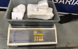 митничари заловиха близо кокаин скрит седалките лек автомобил снимки