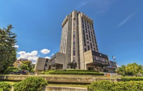 отпускат еднократни здравни помощи 200 варненци