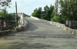 пуснаха ремонтирания кадин мост струма спират колите