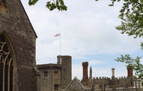 крупен обир откраднаха златната броеница кралица мери