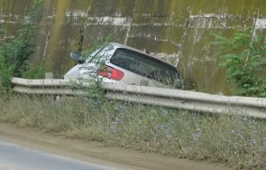 шофьор издъхна удар мантинела магистрала марица