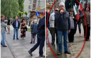 нечувано зам министър радев протестира данс блокира софия заедно метежниците снимки