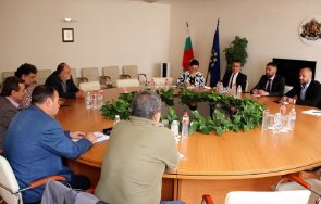 енергийният министър срещна ръководствата кнсб подкрепа обсъдиха комплекса марица изток снимки