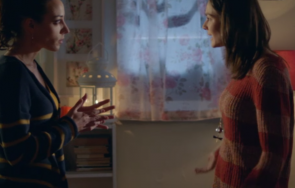 екранната майка лорина камбурова скърби беше лесно обичаш горда нея