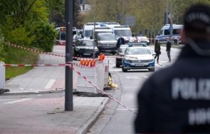 полицаи застреляха въоръжен нож хамбург крещял аллах акбар
