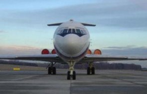 неизправност приземи самолет пътници летището белград