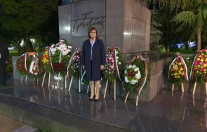 корнелия нинова изрови детски спомен деня ботев