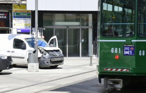 последните минути трамвай помля миниван площад славейков