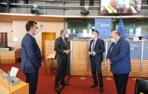 манфред вебер мощна подкрепа коалицията герб сдс изборите ситуацията българия снимки