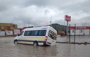 порой градушка предизвикаха наводнение бурса