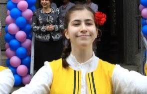 деца пяха танцуваха рисуваха случай юни