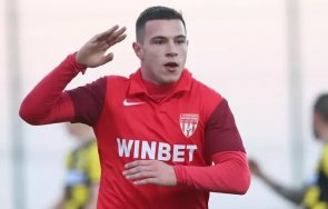 любимец любо пенев все близо армията