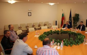 министър живков обсъди варианти работата марица изток синдикат защита