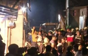 загинали срутване четириетажна сграда мумбай