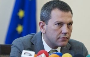 бизнес изчегъртване транспортният министър прекратява концесията летище пловдив