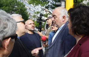 вижте бабикян бяга стъки недялко недялков питат информиран нет фалшиви новини взехте властта уникално видео