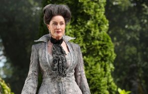 Лиса Бейнс актриса