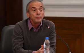 Скандалният доктор Атанас Мангъров се уреди на позиция в парламента