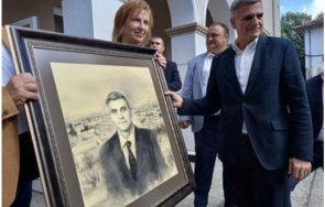 доживяхме зърнем пипнем поповица поклони съселянина премиер