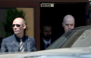 извънредно пик слави кортеж три джипа шестима охранители вижте лидера итн първи път месеци папарашки снимки