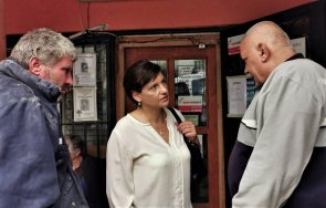 даниела дариткова политиката шоу сериозен ангажимент