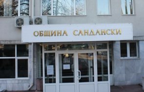 всички детски градини община сандански работят август