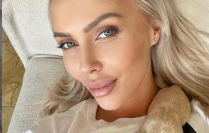 Жасмина Маджид и куче